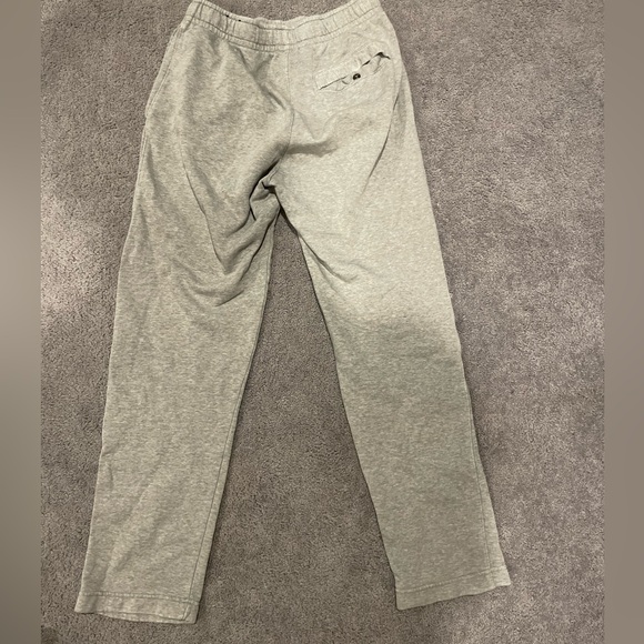 Nike Men’s  Heather Gray Sweatpants size Small used - Picture 3 of 3